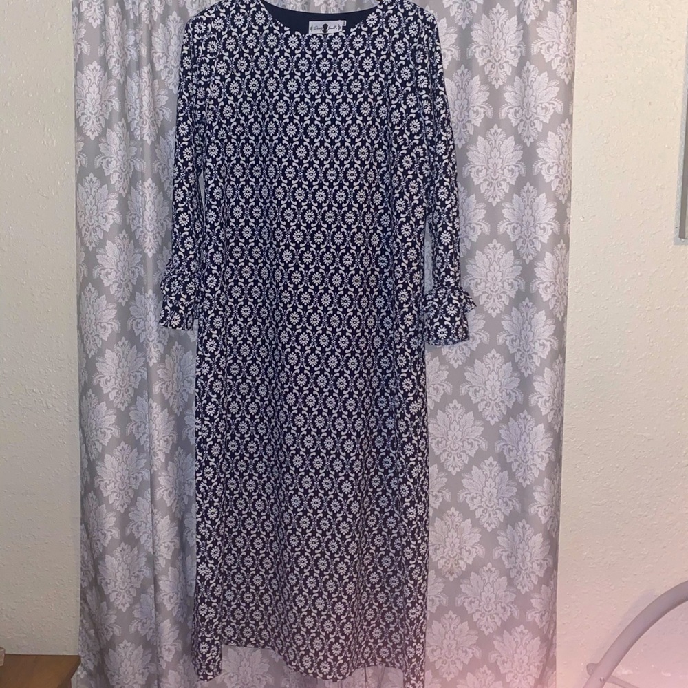 NAVY/WHITE DAMASK